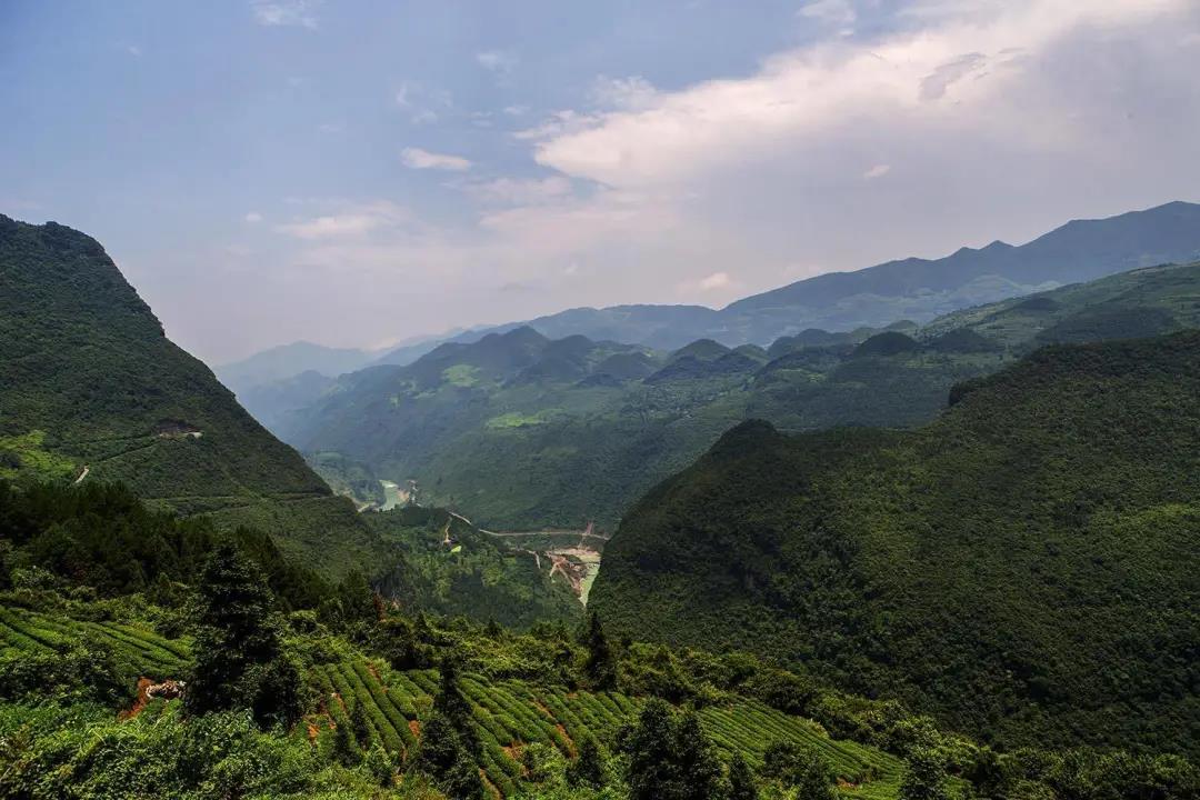 點(diǎn)亮大山希望 彰顯琨能溫度